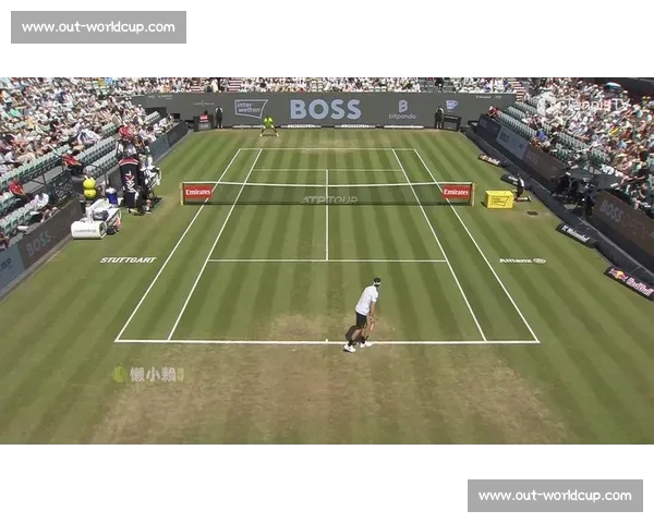 弗里茨直落两盘横扫阿利亚西姆，强势晋级斯图加特大师赛决赛