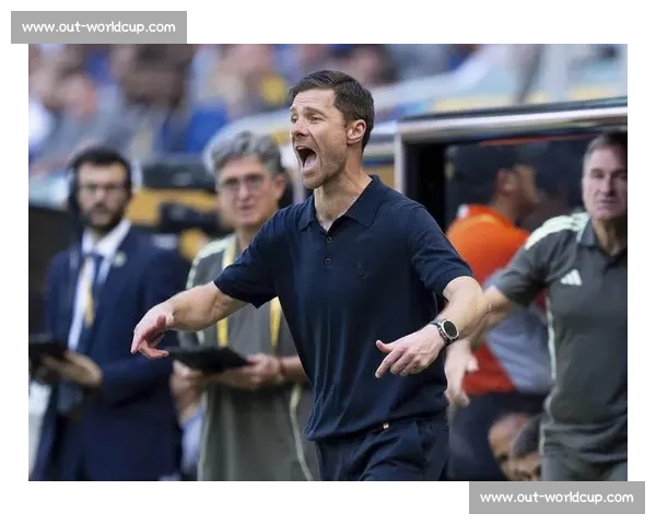 小因扎吉征服沙特!世俱杯爆冷掀翻曼城,发布会掌声雷动见证战术大师 小因扎吉征服沙特!世俱杯爆冷掀翻曼城,发布会掌声雷动见证战术大师