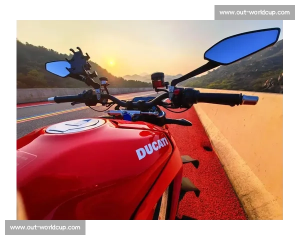 骑行进阶必学！掌握压弯核心：重心转移与安全法则