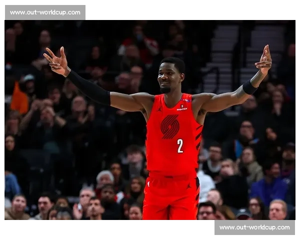 开拓者买断艾顿腾出空间！杨瀚森崛起，湖人签约状元中锋补强争冠短板